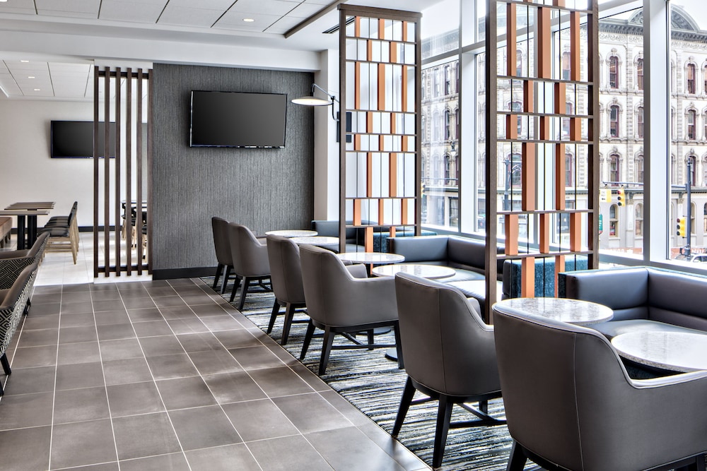 Hyatt Place Grand Rapids Downtown 35/54