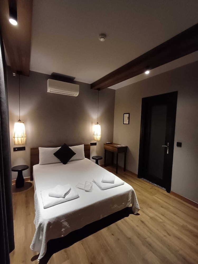 Elia Otel 5/32