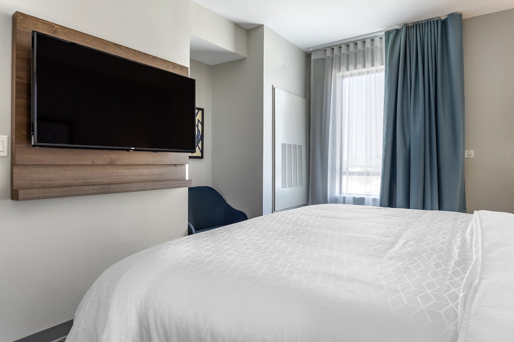 Staybridge Suites Dallas - Grand Prairie 17/70