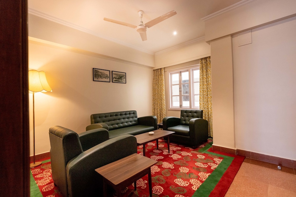 West End Hotel 40/70