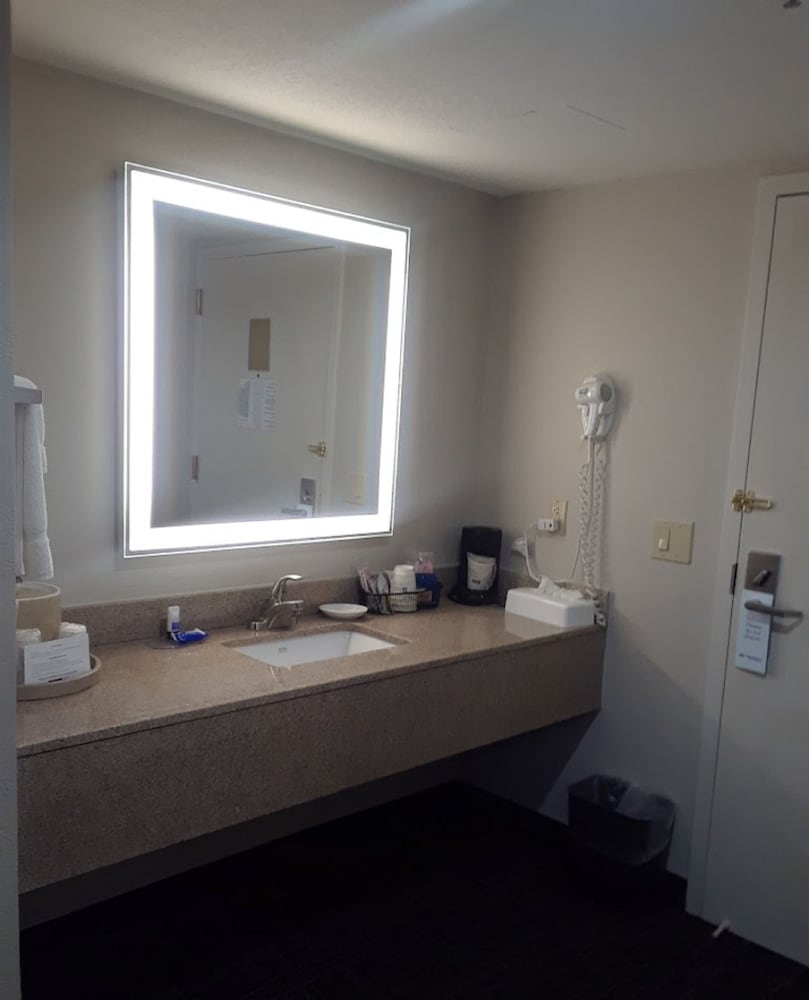 Best Western Fort Myers Inn and Suites 29/35