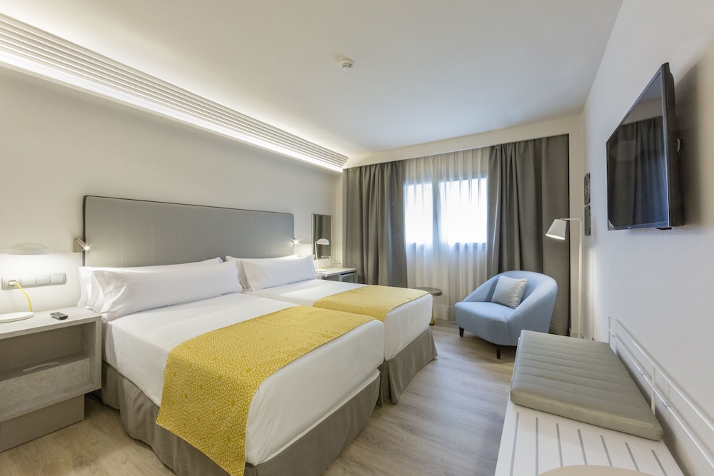 ROOM, SINGLE, DOUBLE BED