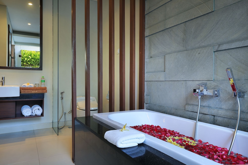 SAMAJA BEACHSIDE VILLAS 35/76