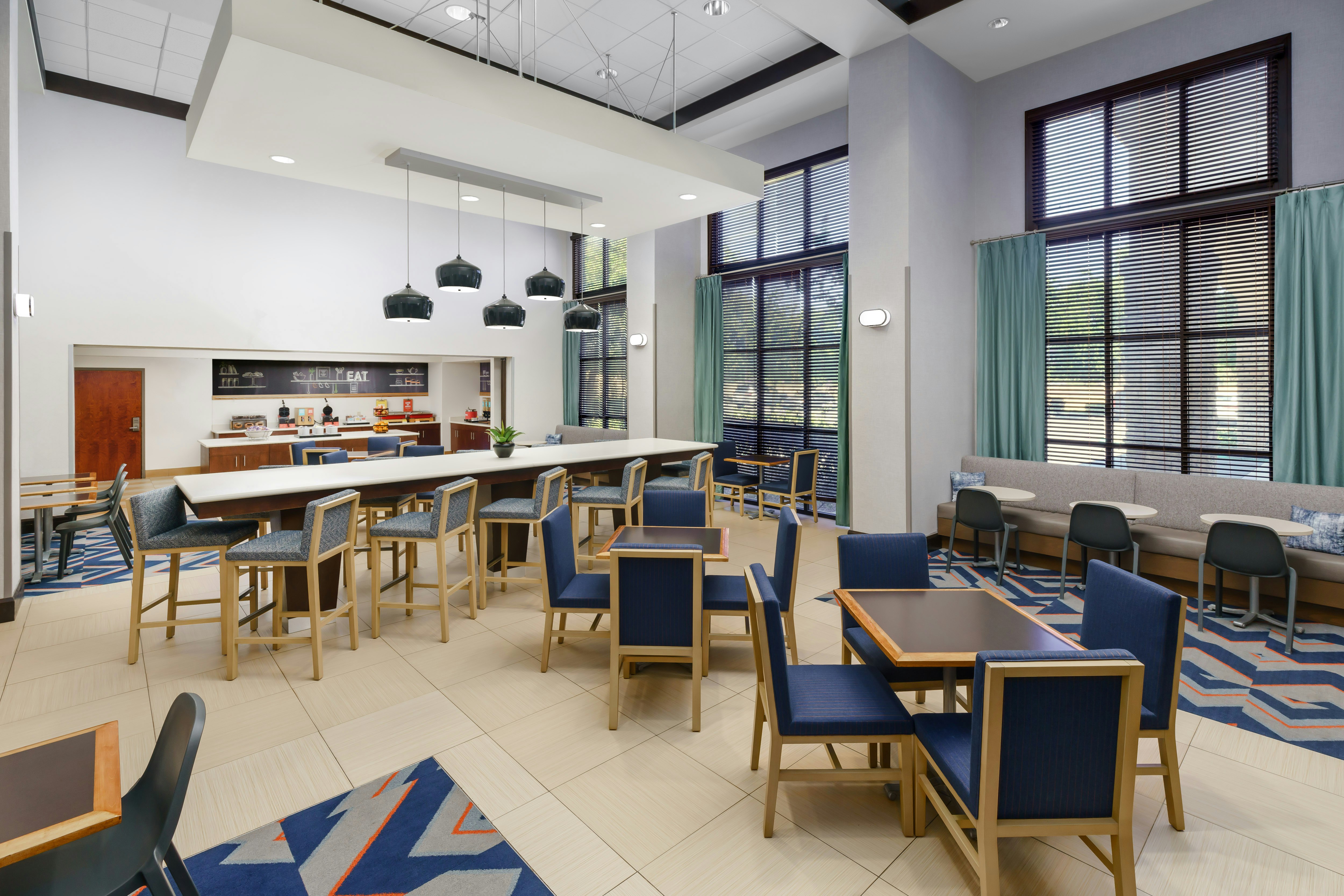 Hampton Inn Suites West Sacramento 43/62