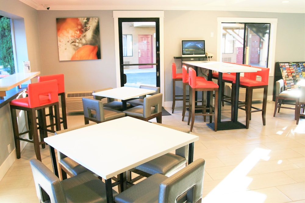 Days Inn by Wyndham Pinole Berkeley 23/27