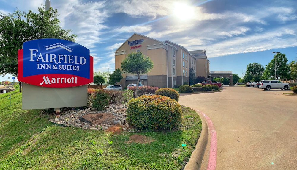 Fairfield Inn & Suites By Marriott Waco North 71/73