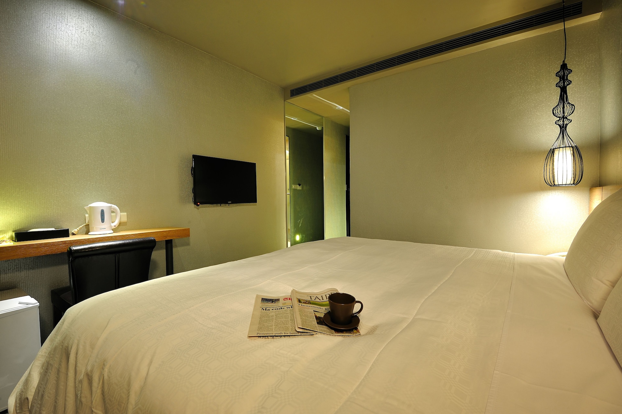 BUSINESS, KING BED