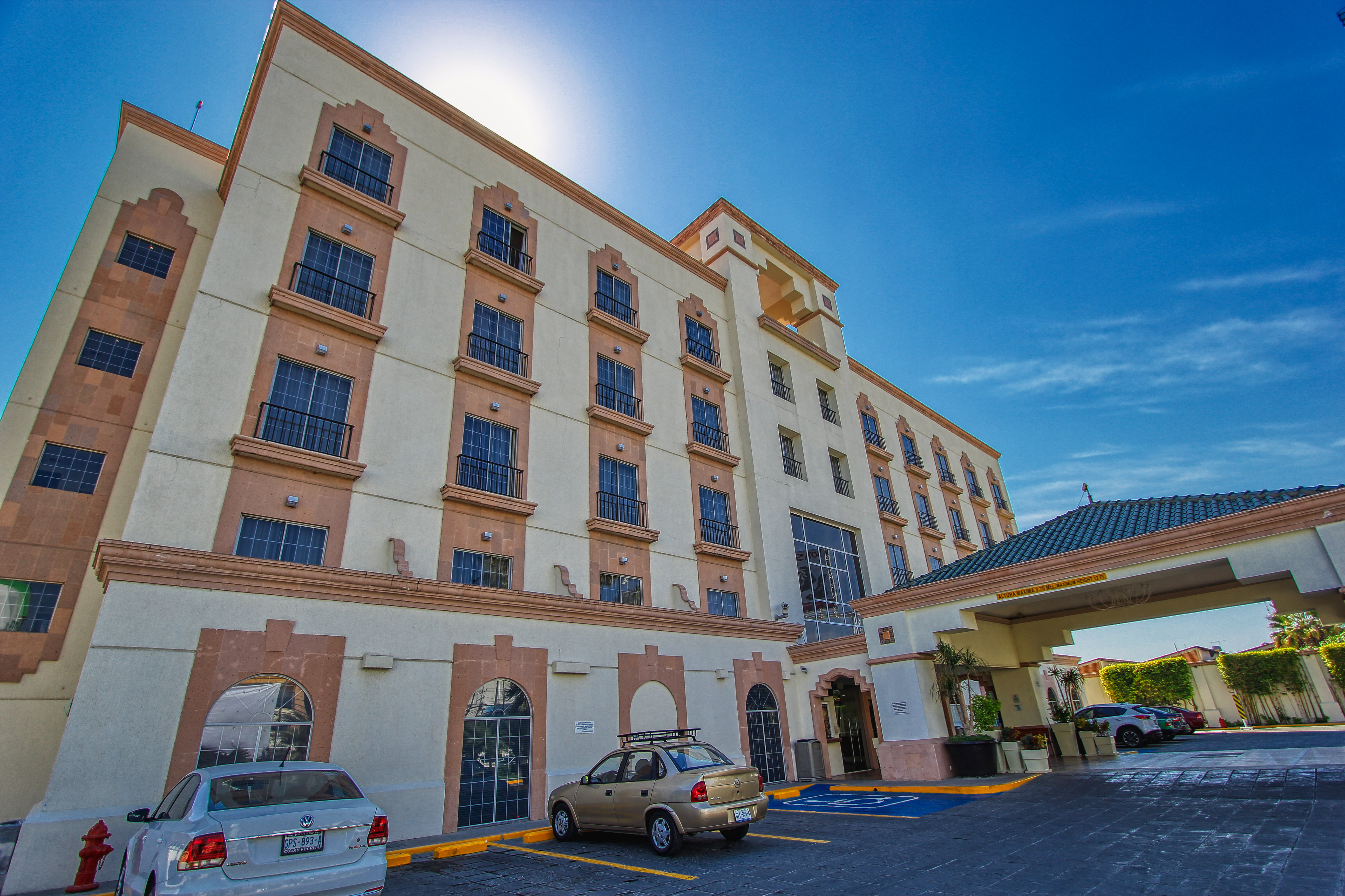 Holiday Inn Leon 46/50