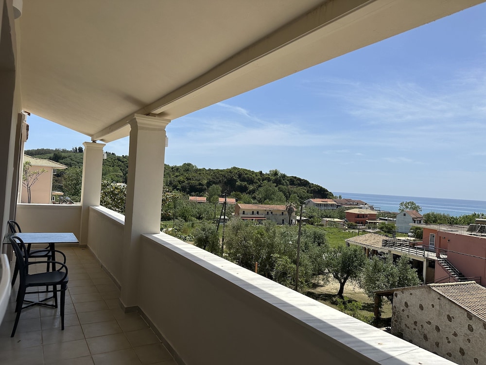 Armeno Resort 7/49