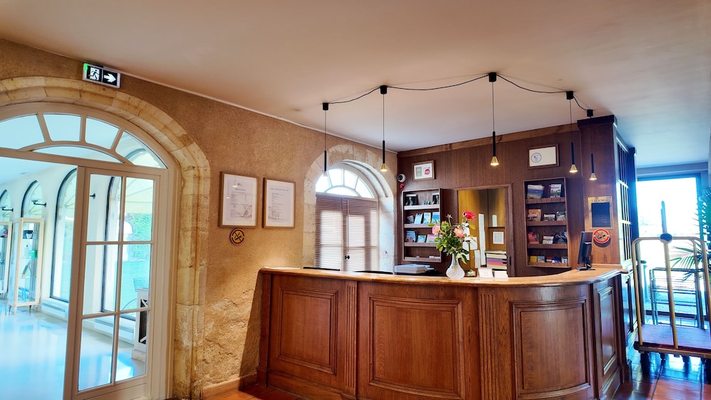 lobby