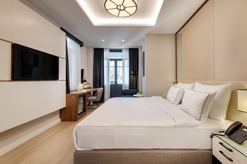 SUPERIOR, DOUBLE BED