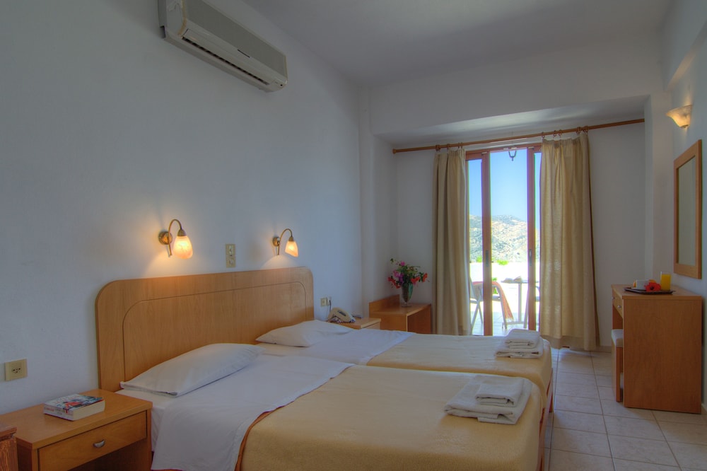 Adonis Hotel 17/52
