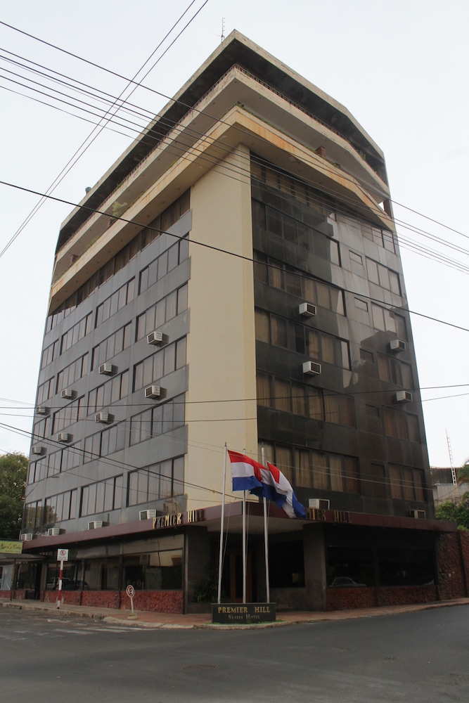Premier Hill Suites 4/68
