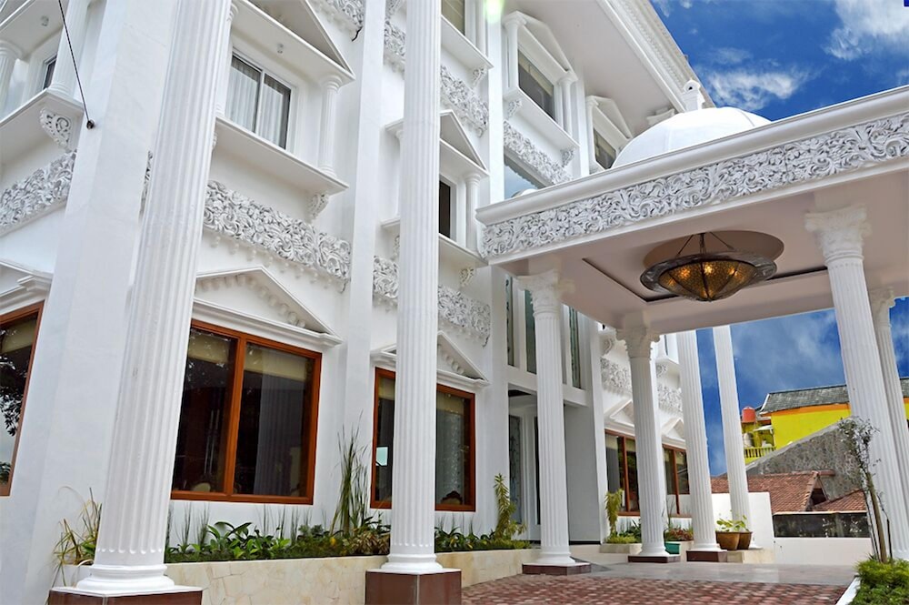 Hotel Safira Magelang 2/16
