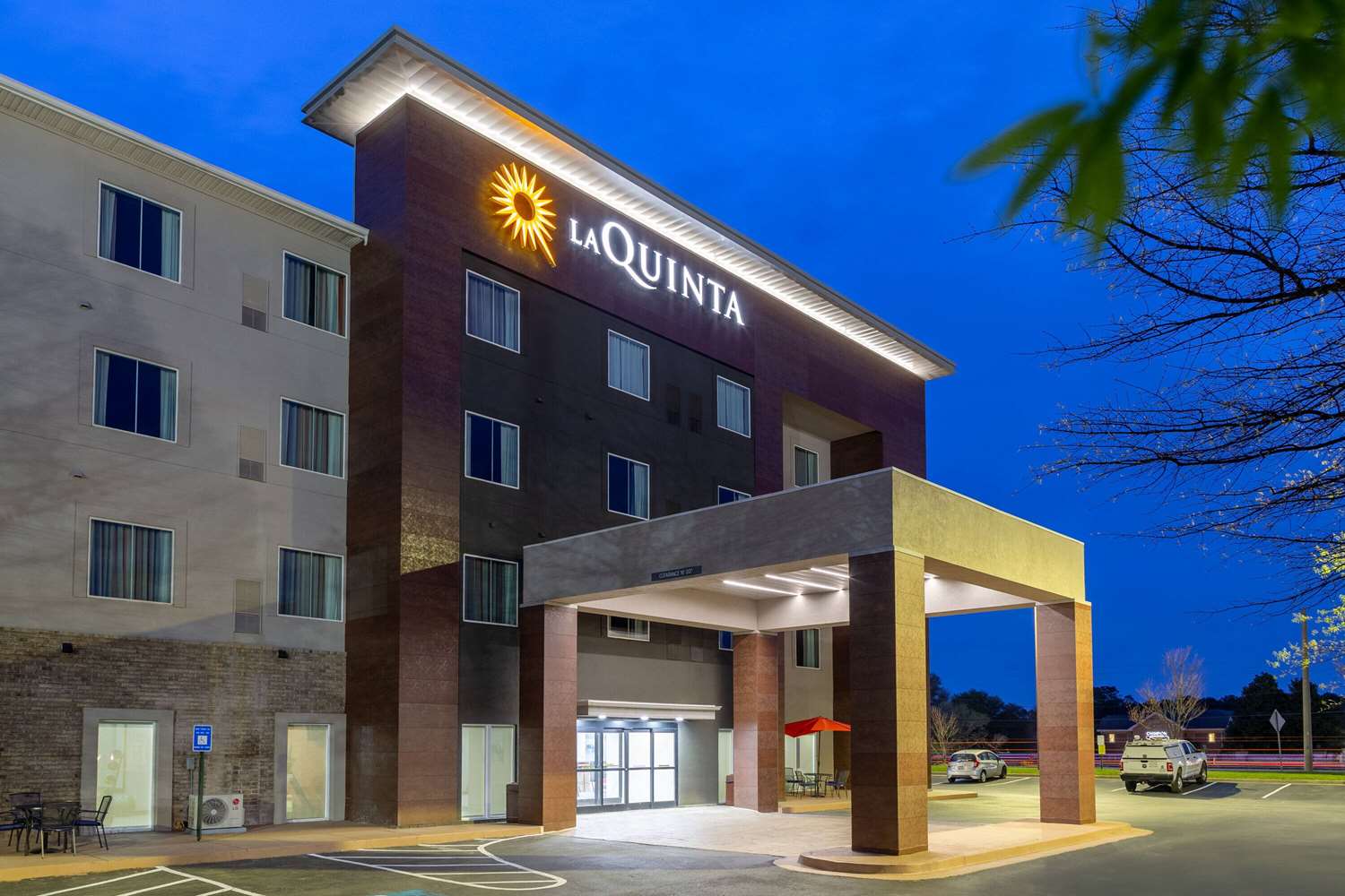 La Quinta Inn & Suites by Wyndham Augusta Near Fort Gordon 1/13