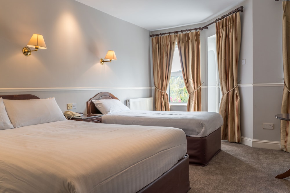 Woodenbridge Hotel 33/73