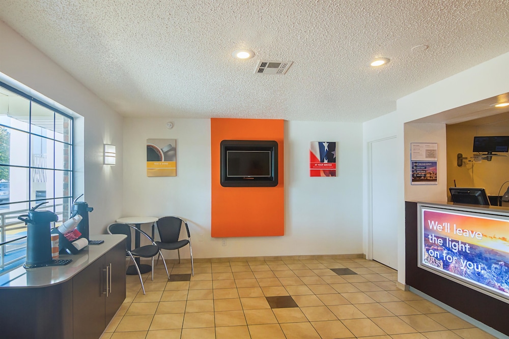 Motel6 Lawton, OK 38/46