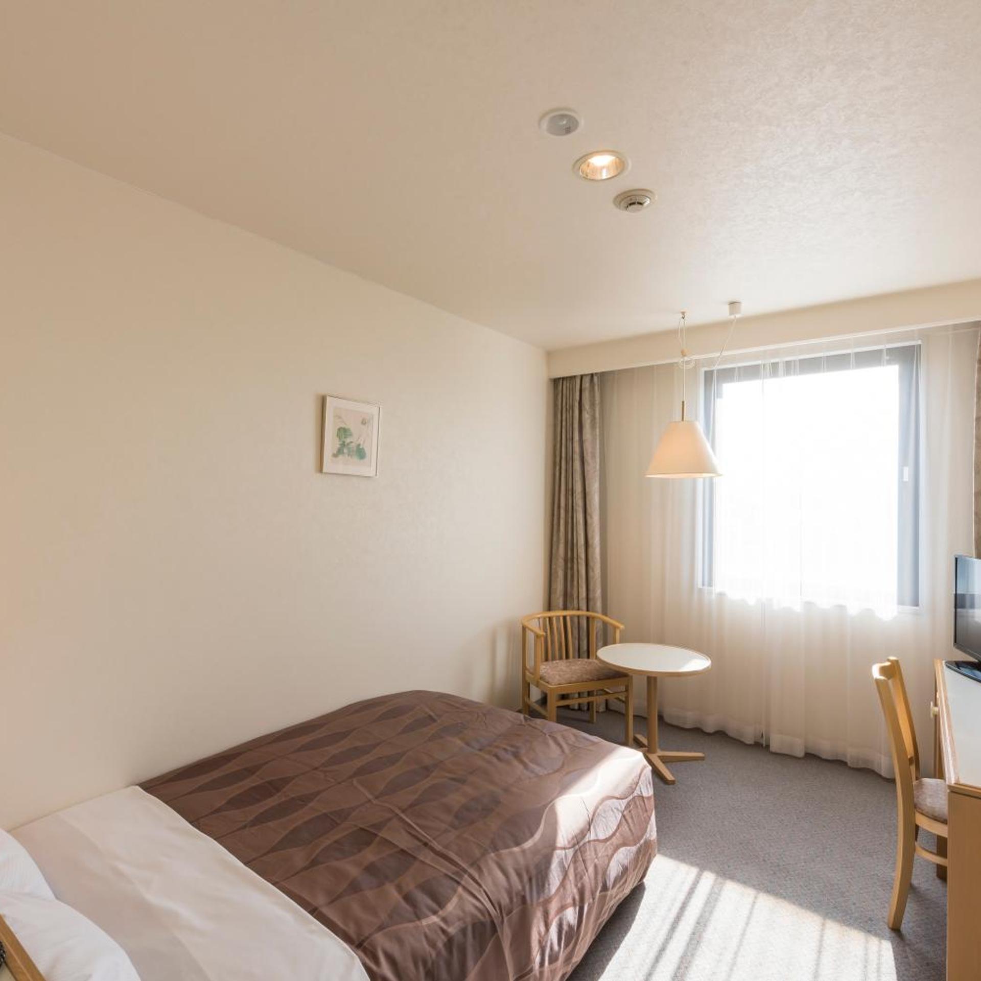Room, Semi Double Bed