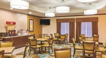 Spark by Hilton Missouri City 25/31