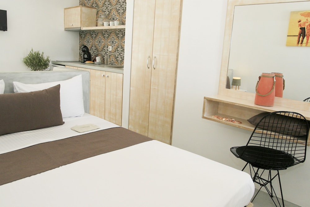 Anatoli Luxury Studios & Suites 21/50