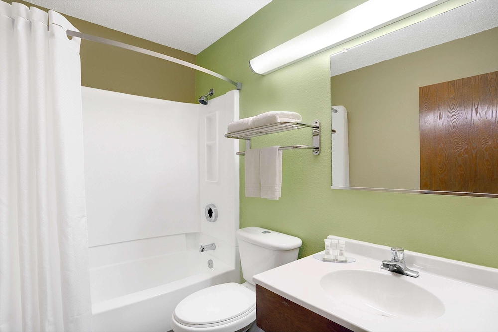 Economy 7 Inn Chesapeake - Portsmouth 7/28