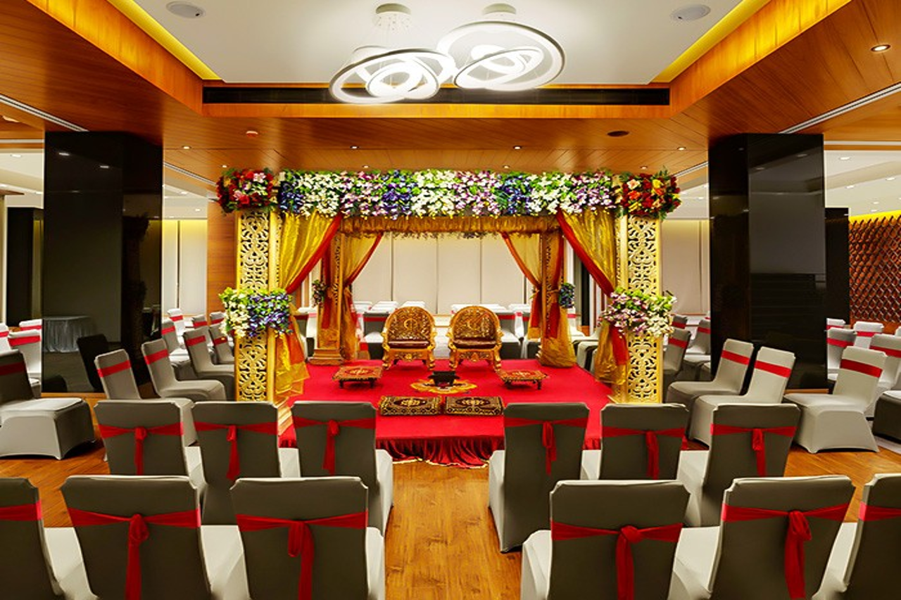 Hotel Suba Elite Vadodara 15/18