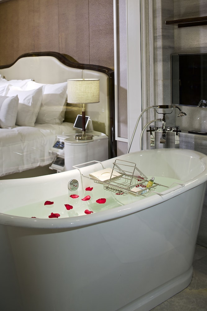 Grand Bay Hotel Beijing 7/70