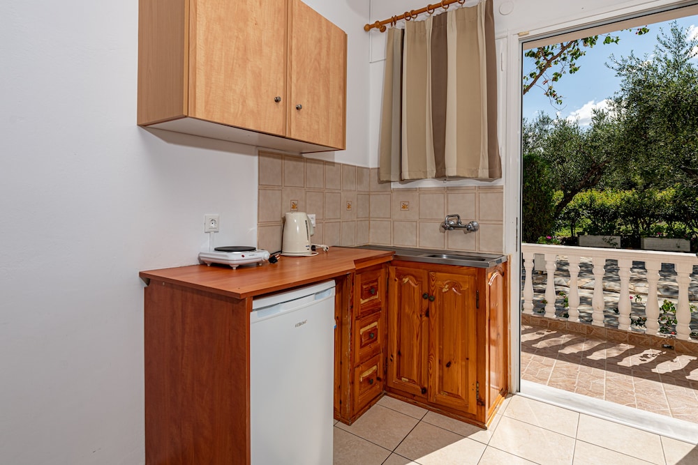 Ionian Aura Apartments 2/50