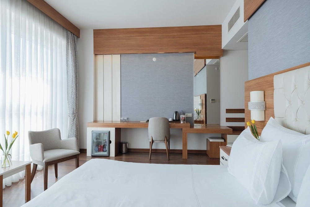 CITY, DOUBLE BED