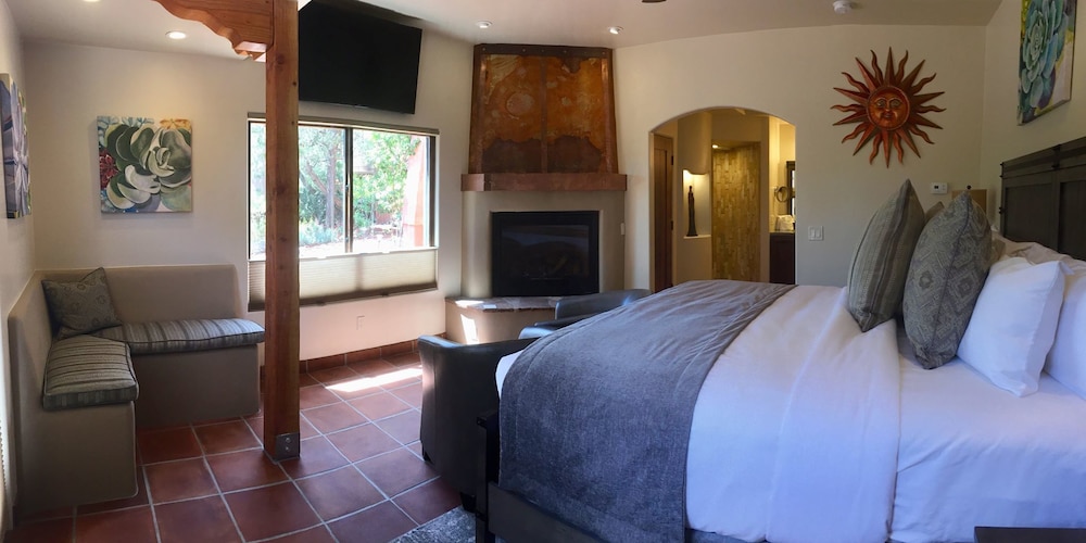 Sunrise, Deluxe, Single, King Bed