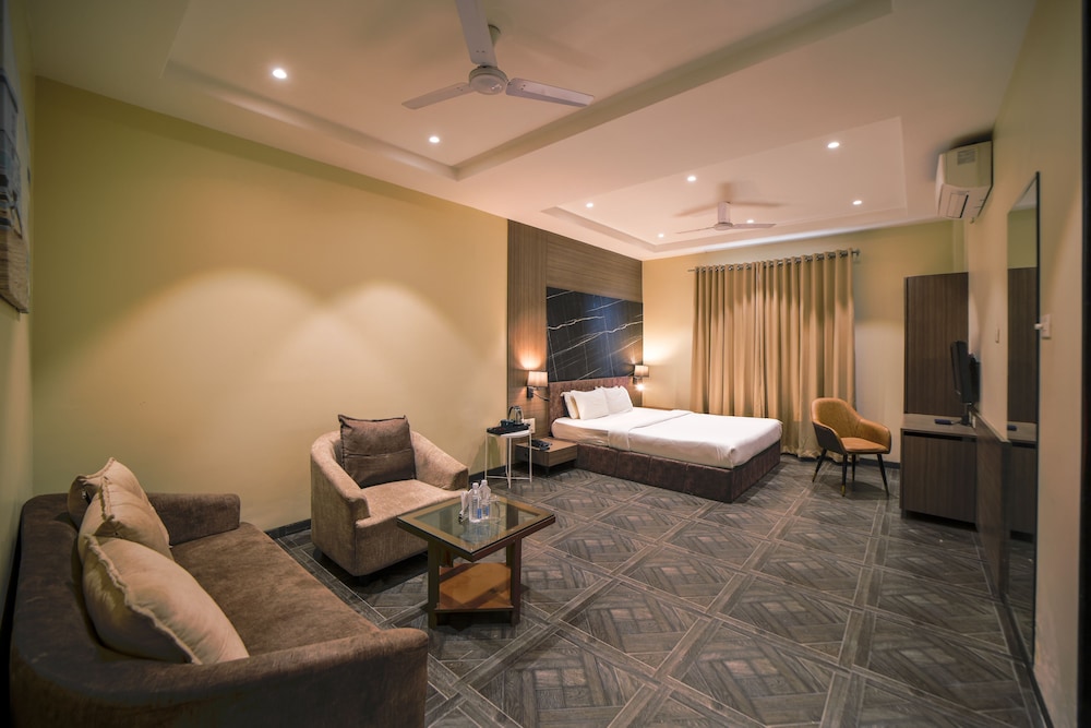 HOTEL PRESIDENT COTTAGE 19/43