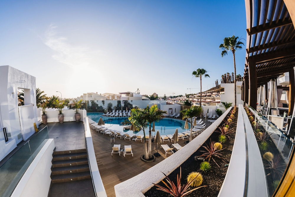 Ohasis Boutique Suites 47/50