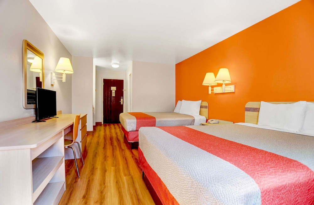 Motel6 Espanola, NM 10/48