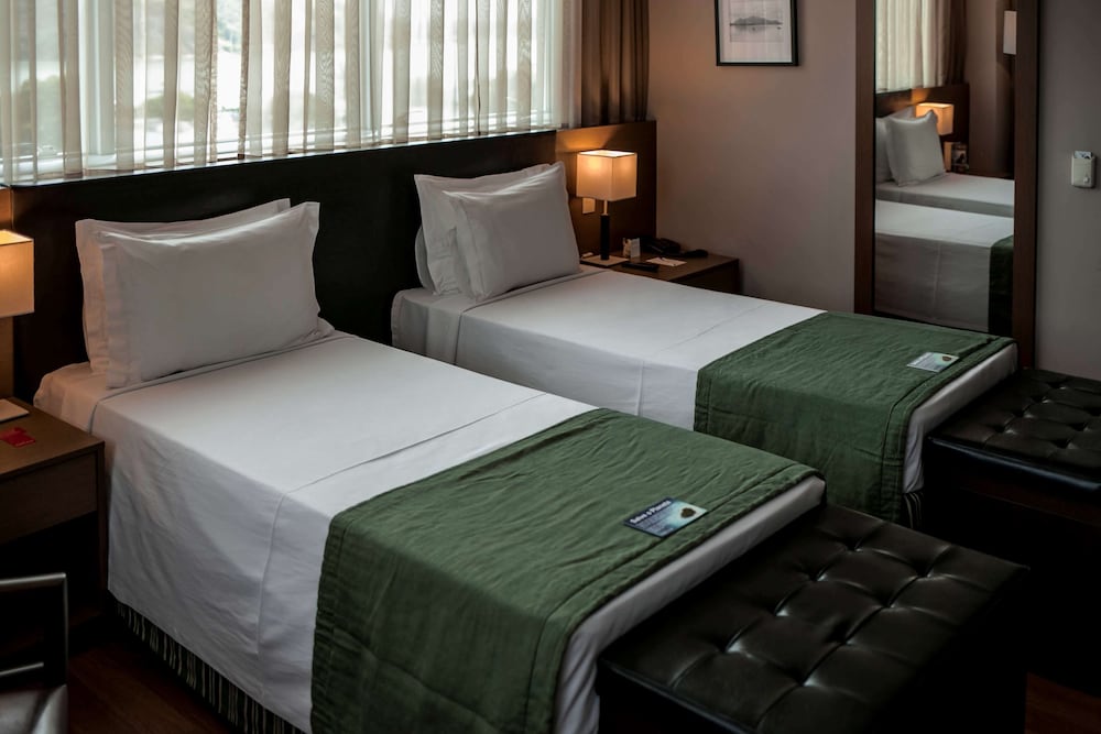 Golden Tulip Porto Vitoria 30/72