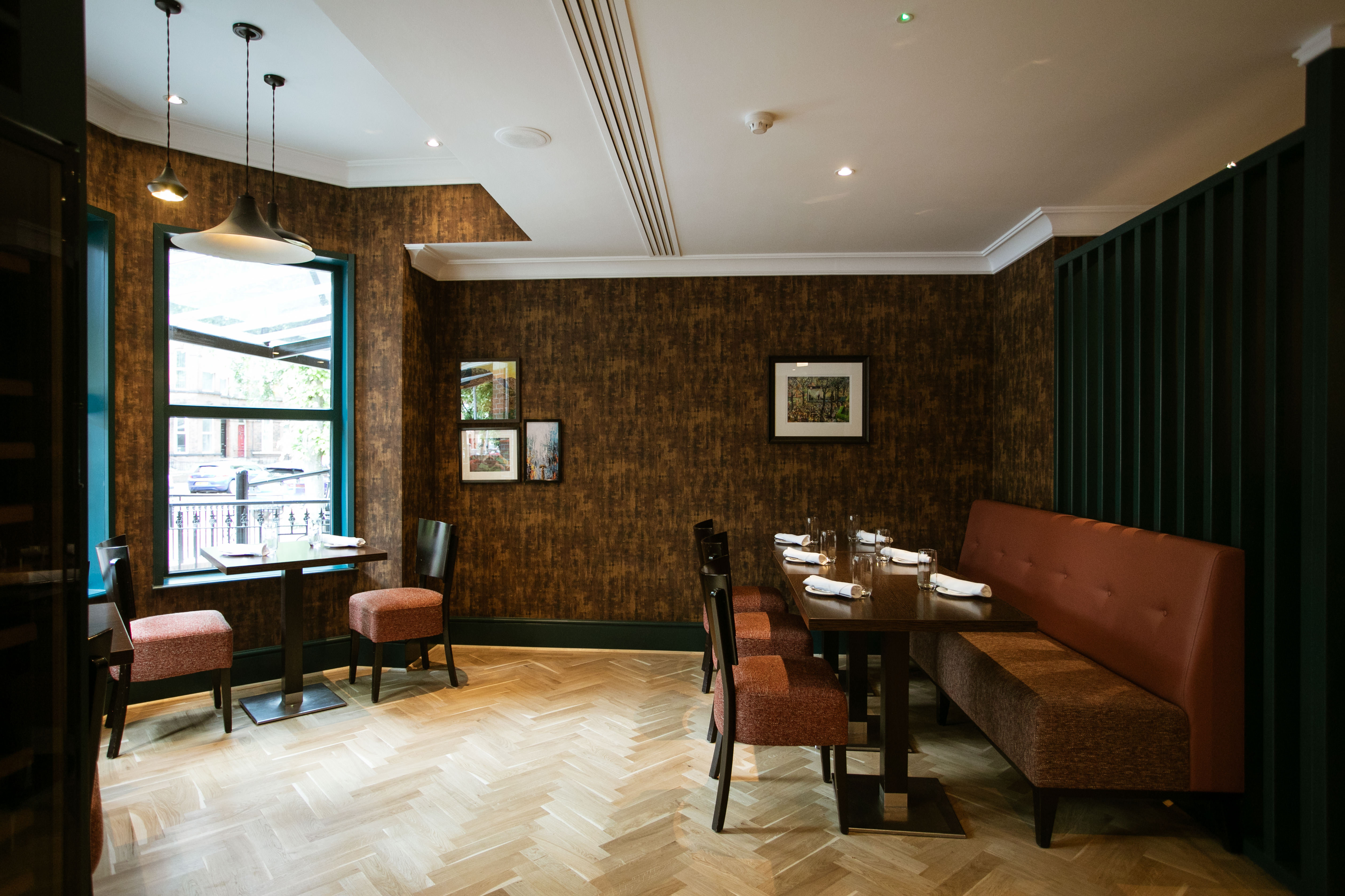 Malone Hotel 20/35