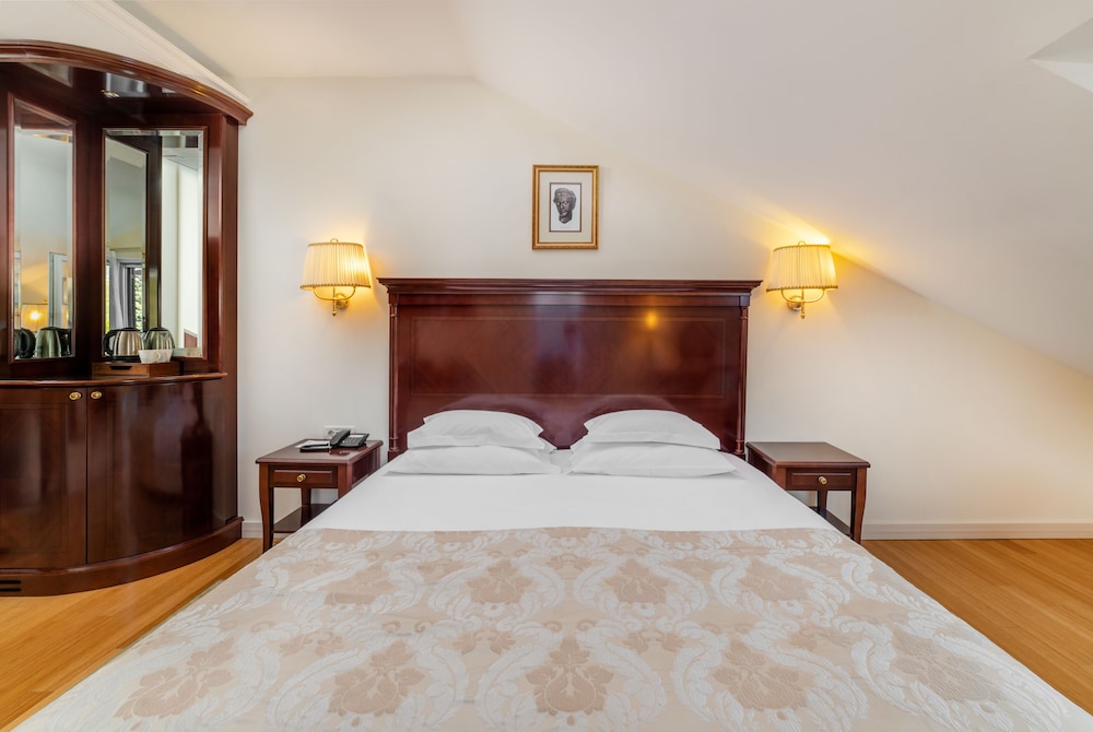 STANDARD, DOUBLE OR TWIN BED