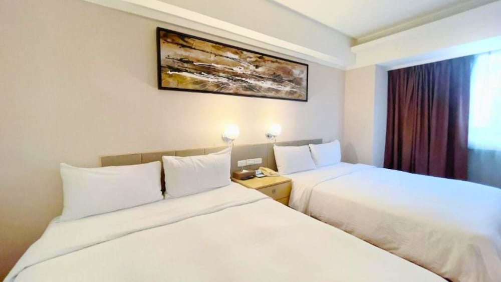 ROOM, QUADRUPLE, 2 DOUBLE BEDS
