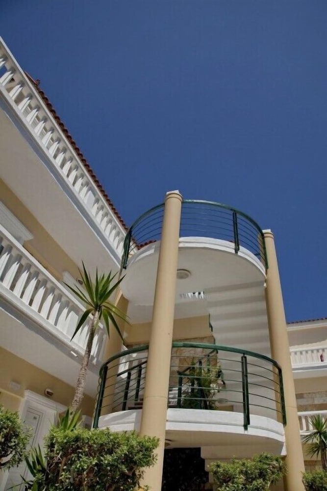 Jo-An Beach Hotel 14/93