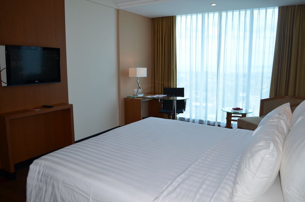 Emersia Hotel Resort 18/50