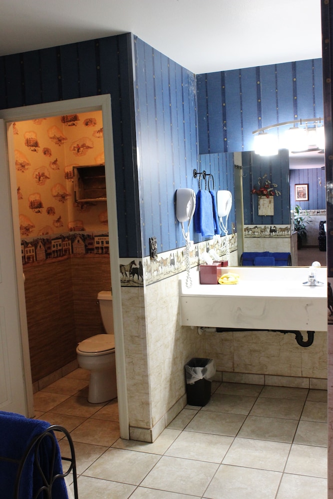 Howard Johnson by Wyndham Springerville 12/50