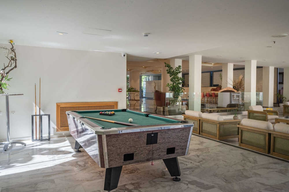 Minos Hotel 8/50