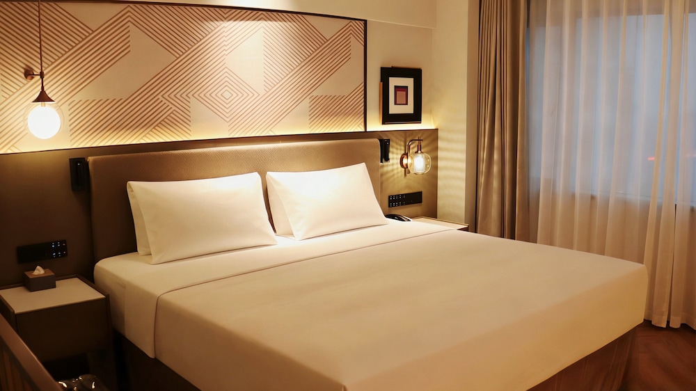 Suite, King Bed, Murphy Bed، Crowne Plaza City Center Ningbo 2/5