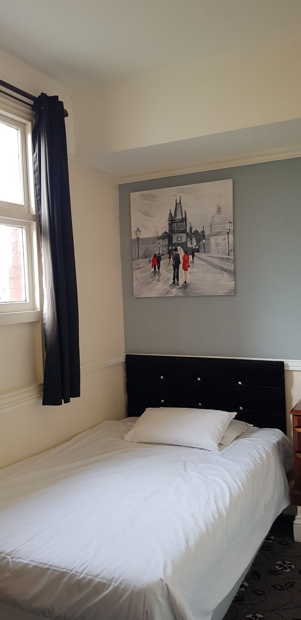ROOM, SINGLE, SINGLE BED
