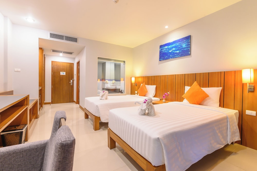 Deluxe Pool Access Room, Andakira Hotel 6/10
