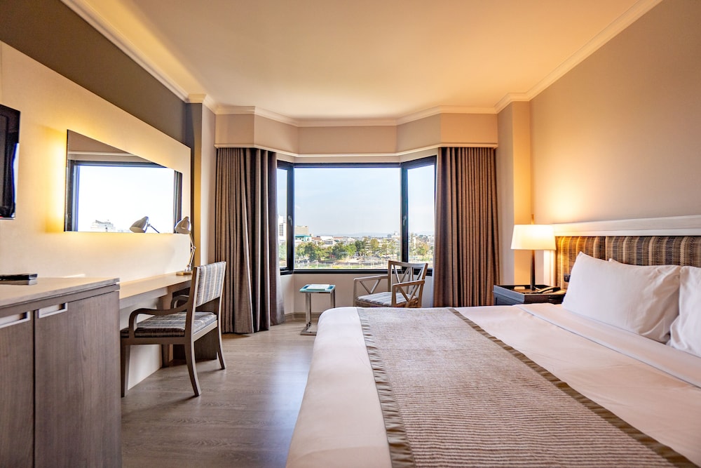 Grand Riverside Hotel Phitsanulok 10/65