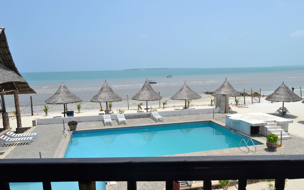 Serene Beach Resort 12/76
