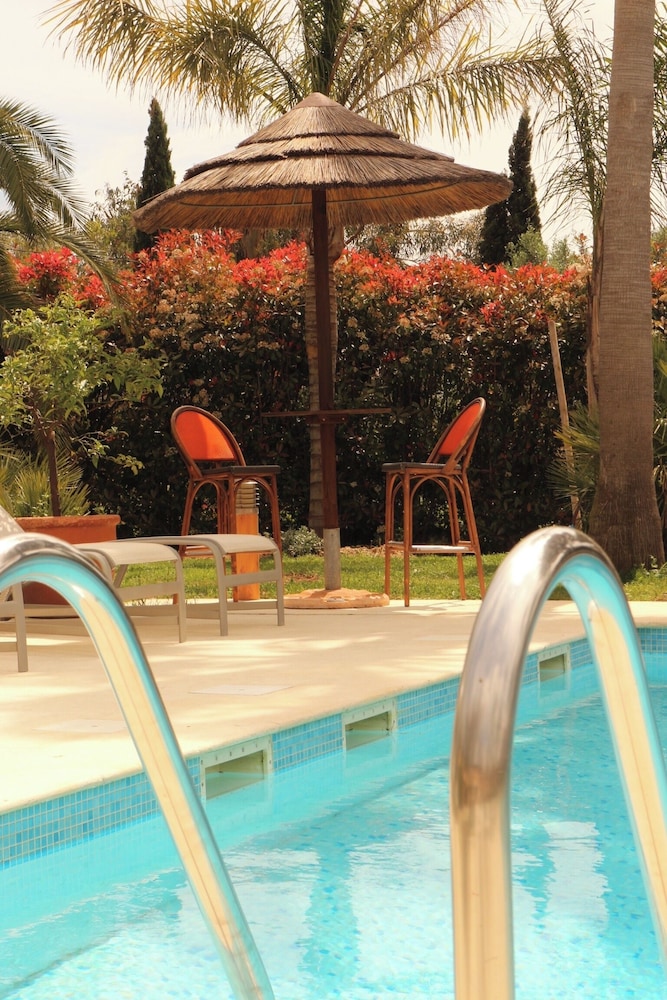 Hotel La Garbine 38/50