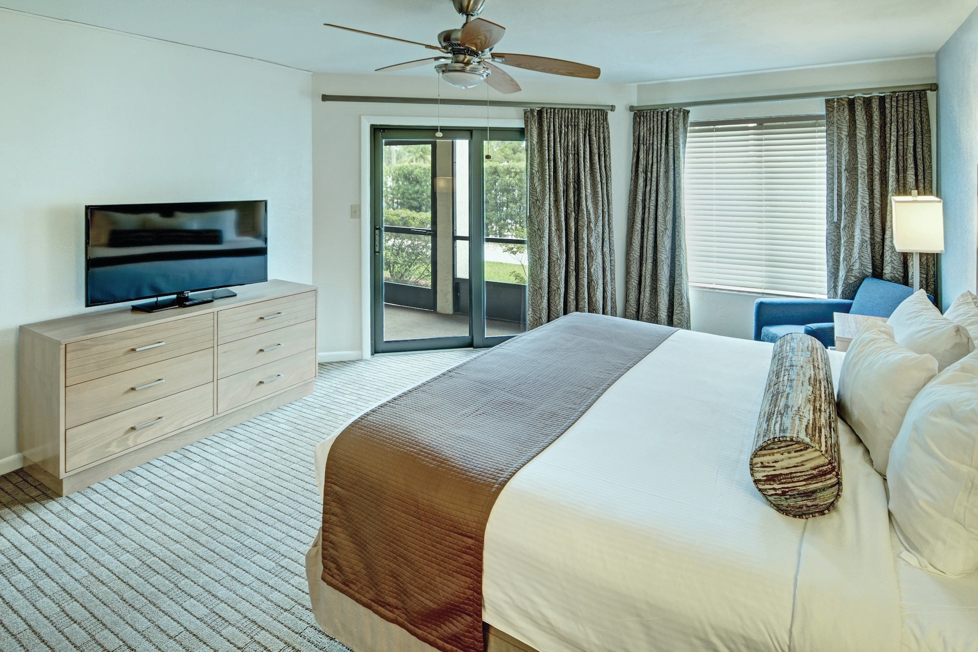 2 BEDROOMS, SUITE
