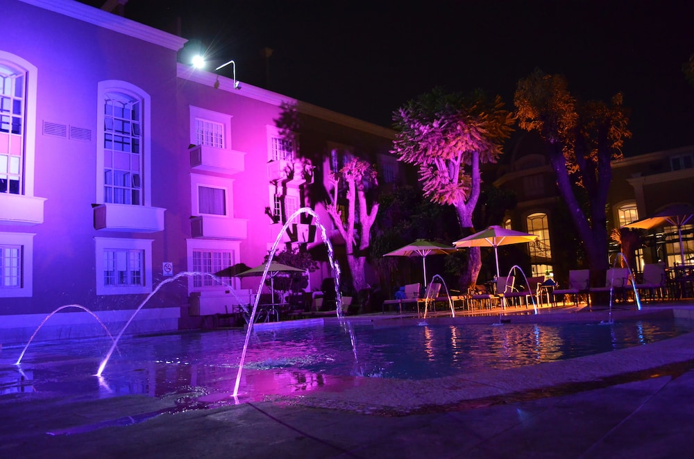 Plaza Camelinas Hotel 4/63