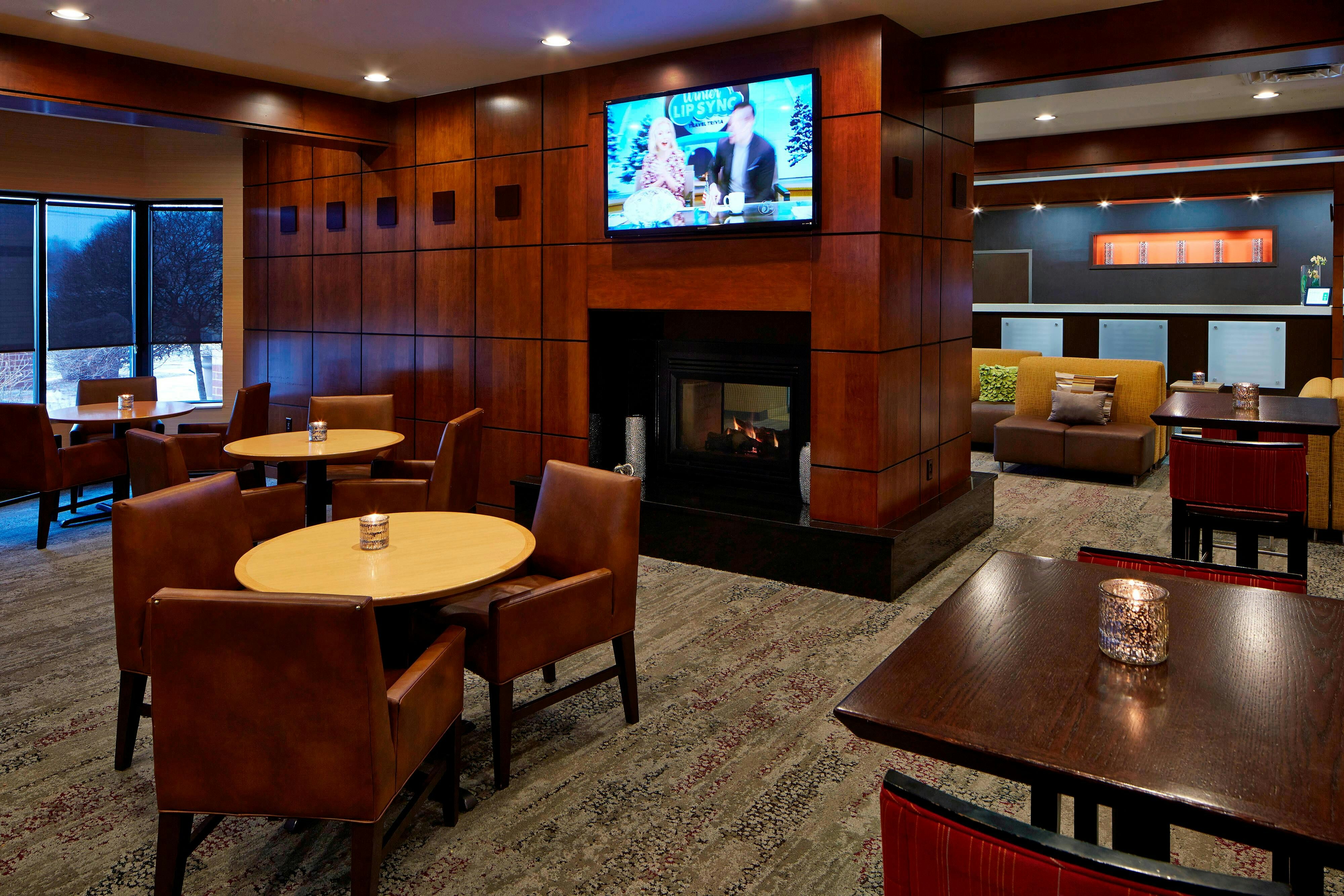Courtyard By Marriott Bloomington By Mall Of America 28/38